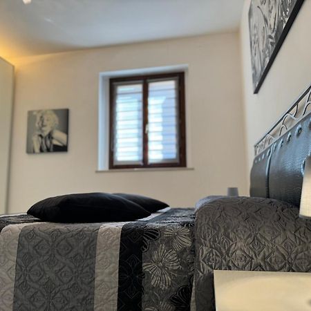 Family Stylish Apartment Norcia Eksteriør bilde